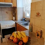 Theos Apartamento *
